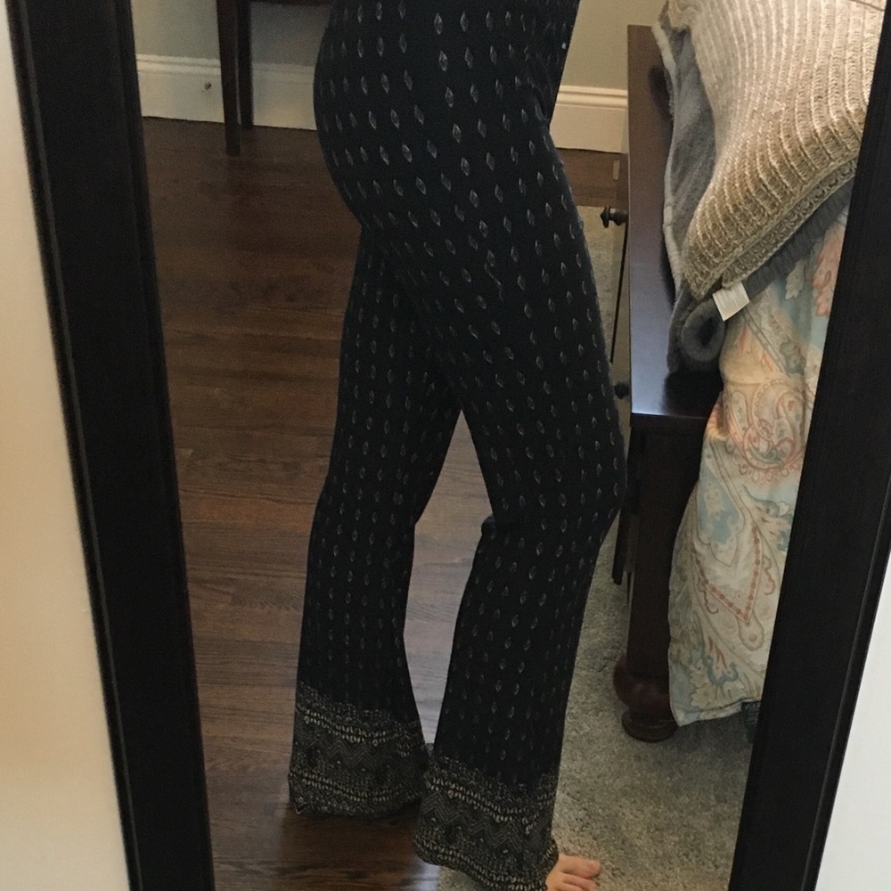 Patterned Fabric Pants - Picture 3 of 3